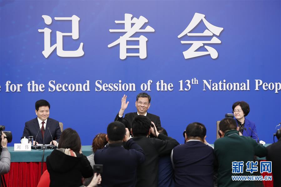 （兩會&middot;XHDW）（2）財(cái)政部部長劉昆等就&ldquo;財(cái)稅改革和財(cái)政工作&rdquo;答記者問