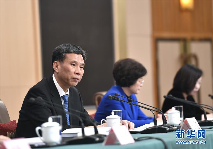 （兩會(huì)&middot;XHDW）（6）財(cái)政部部長(zhǎng)劉昆等就&ldquo;財(cái)稅改革和財(cái)政工作&rdquo;答記者問