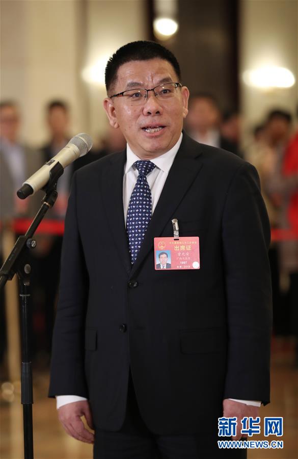 （兩會(huì)&middot;面對面）（10）全國人大代表接受采訪