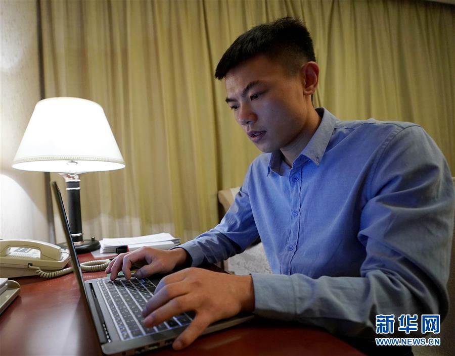 （新華全媒頭條&middot;兩會特別報(bào)道&middot;圖文互動）（10）向著夢想的接力&mdash;&mdash;&ldquo;90歲&rdquo;與&ldquo;95后&rdquo;代表的&ldquo;對話&rdquo;