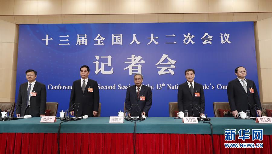 （兩會(huì)&middot;XHDW）（4）全國人大相關(guān)負(fù)責(zé)人就&ldquo;人大立法工作&rdquo;答記者問