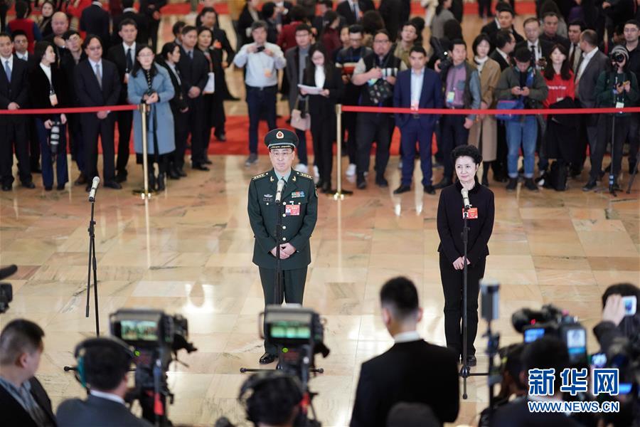 （兩會(huì)&middot;面對(duì)面&middot;XHDW）（16）全國政協(xié)委員接受采訪