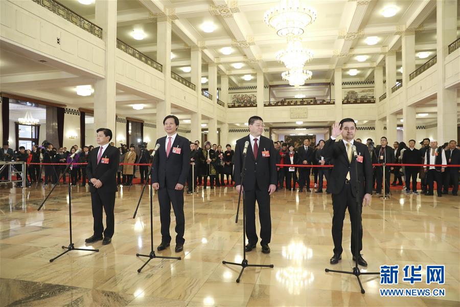 （兩會(huì)&middot;面對(duì)面&middot;XHDW）（12）全國人大代表接受采訪