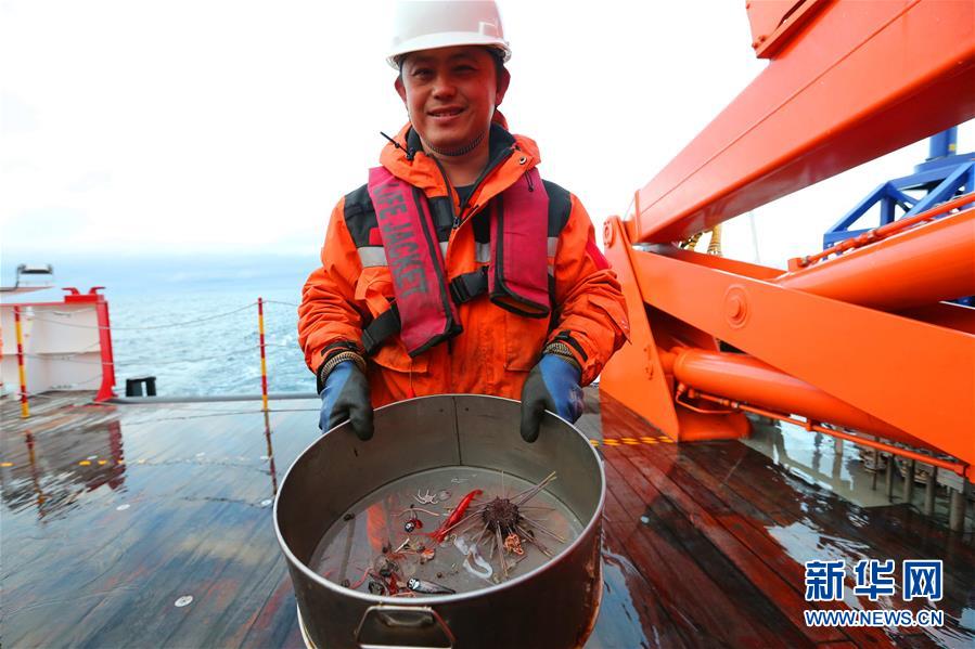 （&ldquo;雪龍&rdquo;探南極&middot;圖文互動(dòng)）（5）中國(guó)南極考察隊(duì)順利完成宇航員海綜合科考