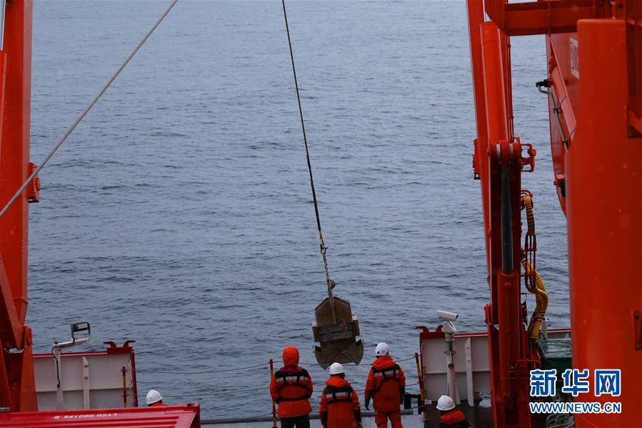 （&ldquo;雪龍&rdquo;探南極&middot;圖文互動(dòng)）（6）中國(guó)南極考察隊(duì)順利完成宇航員海綜合科考