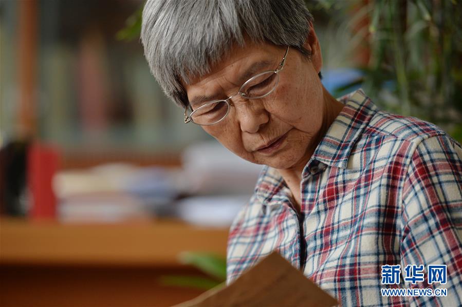 （時(shí)代先鋒&middot;圖文互動(dòng)）（6）此生不悔入沙海 勇?lián)厝问家?jiàn)金&mdash;&mdash;敦煌研究院文物保護(hù)利用群體群像