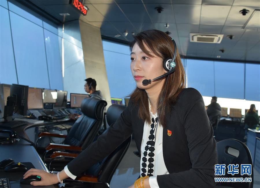 （關(guān)注春運&middot;圖文互動）在崗一分鐘，保證安全60秒&mdash;&mdash;記守護(hù)遠(yuǎn)航客機的&ldquo;燈塔&rdquo;管制員