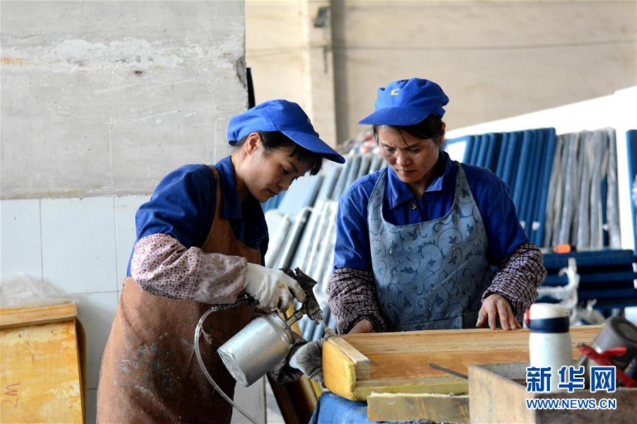 （新春走基層&middot;圖文互動）（1）聾啞姐妹的無聲春運(yùn)