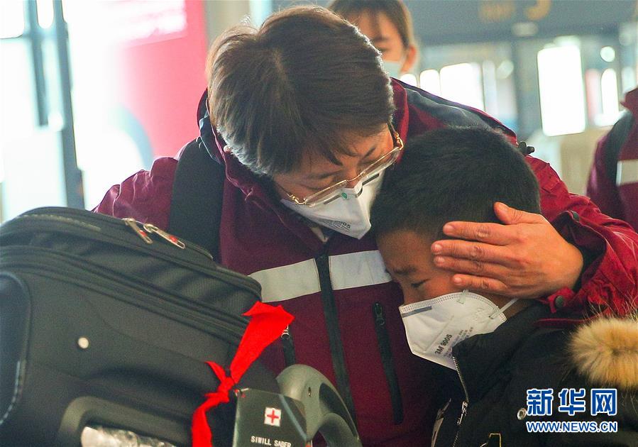 （新華全媒頭條&middot;圖文互動(dòng)）（20）萬眾一心迎挑戰(zhàn) 眾志成城戰(zhàn)疫情&mdash;&mdash;全國總動(dòng)員打響疫情防控阻擊戰(zhàn)紀(jì)實(shí)