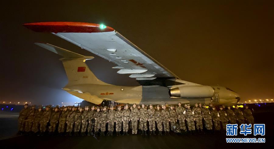 （新華全媒頭條&middot;圖文互動(dòng)）（5）新華社評(píng)論員：危難時(shí)刻，黨員干部要挺身而出&mdash;&mdash;論堅(jiān)決打贏疫情防控阻擊戰(zhàn)