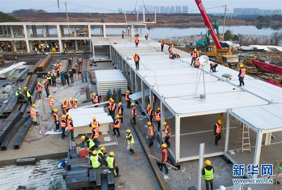 （新華全媒頭條&middot;圖文互動(dòng)）（6）黨旗，高高飄揚(yáng)在防控疫情斗爭第一線&mdash;&mdash;各級黨組織和廣大黨員干部投身疫情防控阻擊戰(zhàn)紀(jì)實(shí)