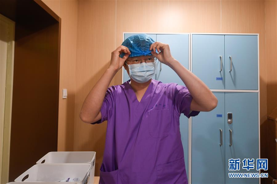 （聚焦疫情防控&middot;圖文互動(dòng)）（2）無(wú)法握手，但始終并肩