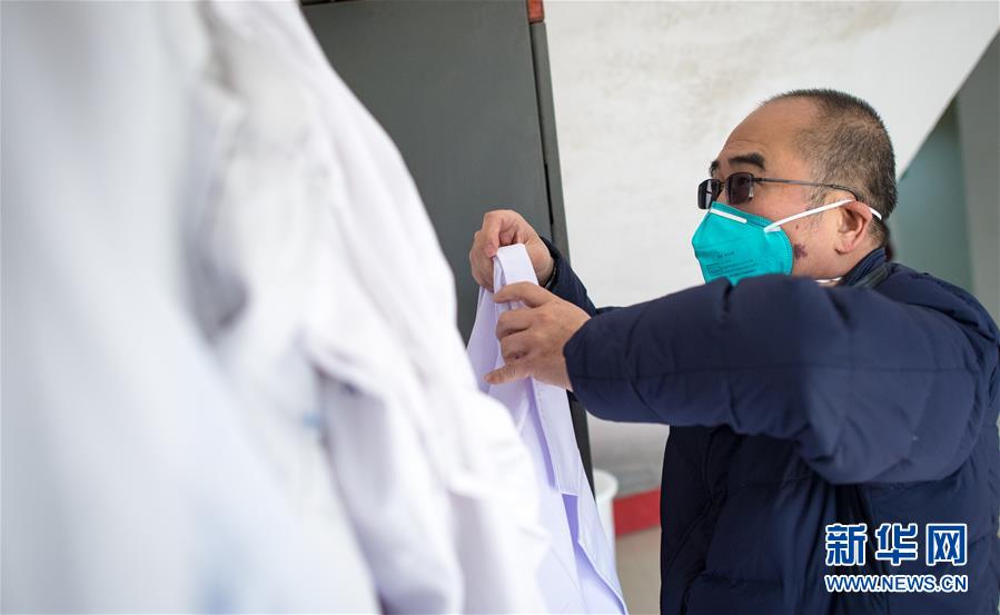 （新華全媒頭條&middot;聚焦疫情防控&middot;圖文互動(dòng)）（9）拼漸凍生命 與疫魔競(jìng)速&mdash;&mdash;記疫情&ldquo;風(fēng)暴眼&rdquo;中武漢金銀潭醫(yī)院院長(zhǎng)張定宇