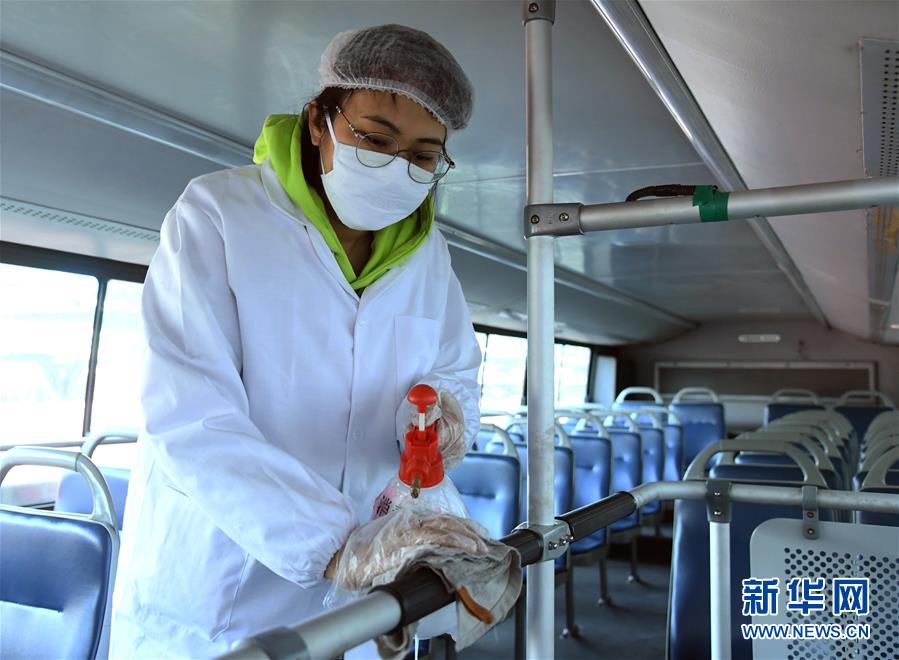 (聚焦疫情防控·圖文互動(dòng))(7)北京節(jié)后首個(gè)工作日:交通秩序井然 市場(chǎng)供應(yīng)穩(wěn)定