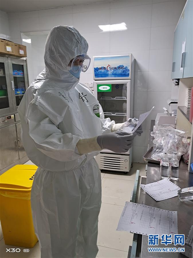 （新華全媒頭條&middot;圖文互動(dòng)）（7）戰(zhàn)紅區(qū)！&mdash;&mdash;發(fā)生在武漢抗疫隔離病房?jī)?nèi)的故事