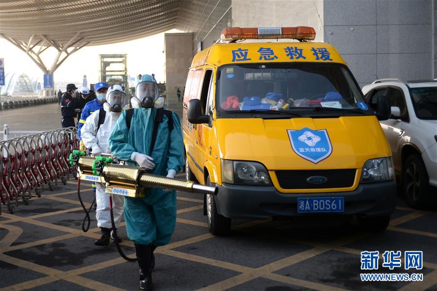 （聚焦疫情防控）（3）藍天志愿者的消毒戰(zhàn)&ldquo;疫&rdquo;