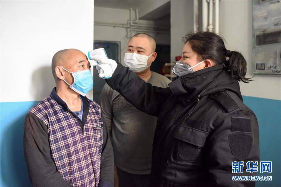 （聚焦疫情防控&middot;圖文互動(dòng)）（4）&ldquo;我們多跑跑，居民更安全&rdquo;&mdash;&mdash;直擊新疆基層社區(qū)疫情防控