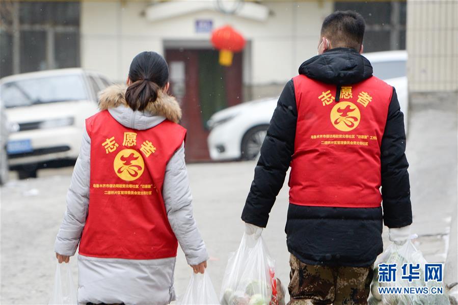 （聚焦疫情防控&middot;圖文互動(dòng)）（6）&ldquo;我們多跑跑，居民更安全&rdquo;&mdash;&mdash;直擊新疆基層社區(qū)疫情防控