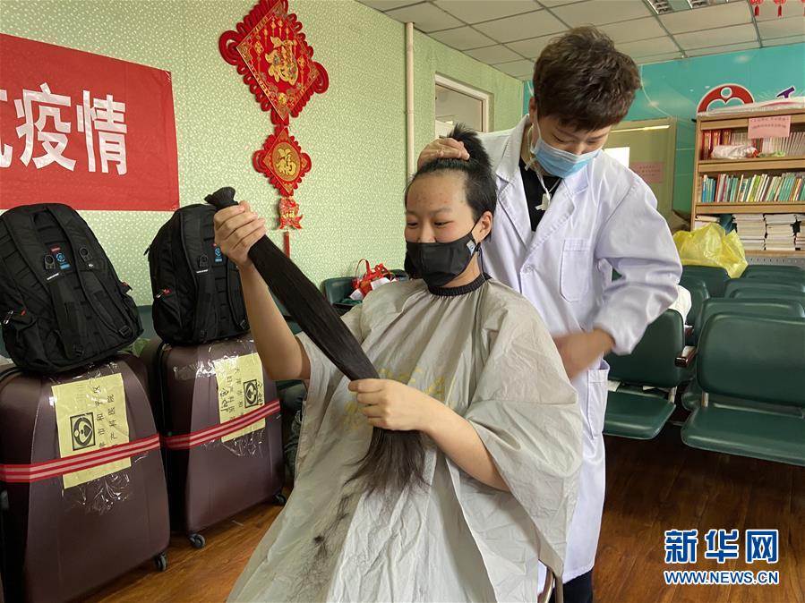 （聚焦疫情防控&middot;圖文互動(dòng)）（1）沖鋒向前，我們義無(wú)反顧&mdash;&mdash;&ldquo;戰(zhàn)疫&rdquo;一線醫(yī)護(hù)人員群像