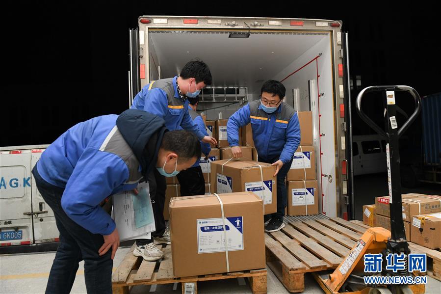 （在習(xí)近平新時代中國特色社會主義思想指引下&mdash;&mdash;新時代新作為新篇章&middot;習(xí)近平總書記關(guān)切事&middot;圖文互動）（2）打好防控&ldquo;主動仗&rdquo;&mdash;&mdash;各地精準施策堅決遏制疫情蔓延