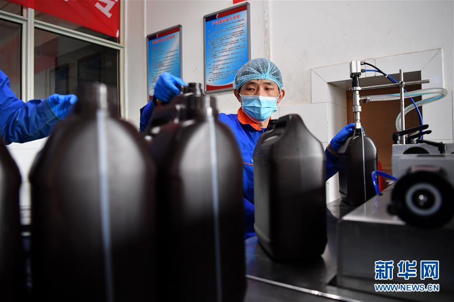 （圖文互動）（1）為防控疫情添磚加瓦&mdash;&mdash;山西企業(yè)&ldquo;跨界&rdquo;生產(chǎn)防疫物資見聞