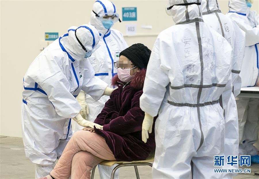 （新華全媒頭條&middot;圖文互動(dòng)）（3）火線(xiàn)上的中流砥柱&mdash;&mdash;獻(xiàn)給奮戰(zhàn)在抗疫一線(xiàn)的醫(yī)務(wù)工作者