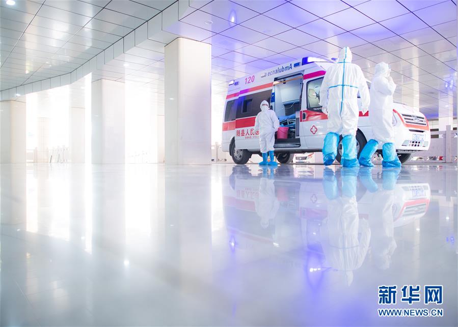 （新華全媒頭條&middot;圖文互動(dòng)）（5）火線(xiàn)上的中流砥柱&mdash;&mdash;獻(xiàn)給奮戰(zhàn)在抗疫一線(xiàn)的醫(yī)務(wù)工作者