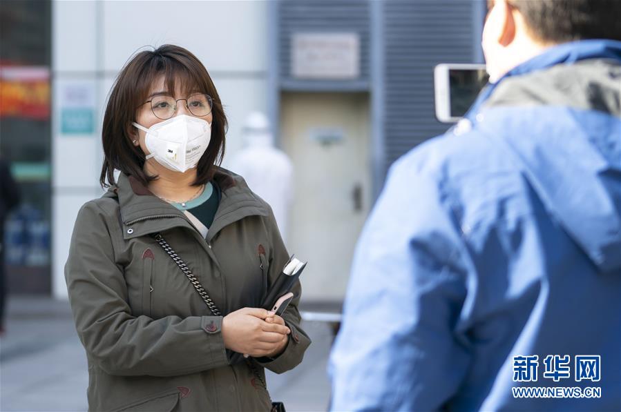 （新華全媒頭條配圖&middot;圖文互動(dòng)）（14）戰(zhàn)&ldquo;疫&rdquo;的一天&mdash;&mdash;新華社記者直擊湖北保衛(wèi)戰(zhàn)