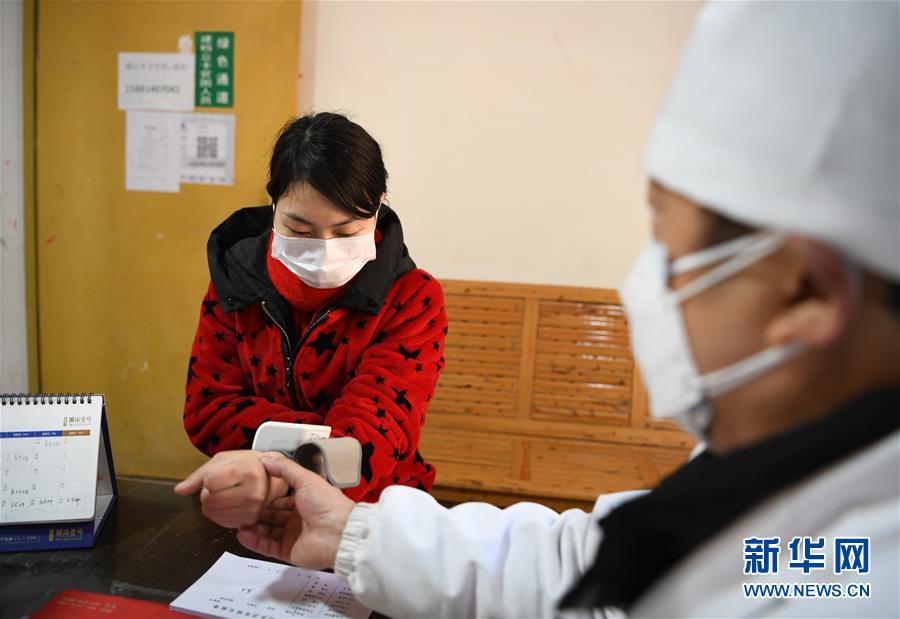 （抓好經(jīng)濟發(fā)展 應(yīng)對復(fù)雜局面&middot;圖文互動）（1）2500萬農(nóng)民工如何安全返崗？&mdash;&mdash;農(nóng)民工大省四川復(fù)工觀察