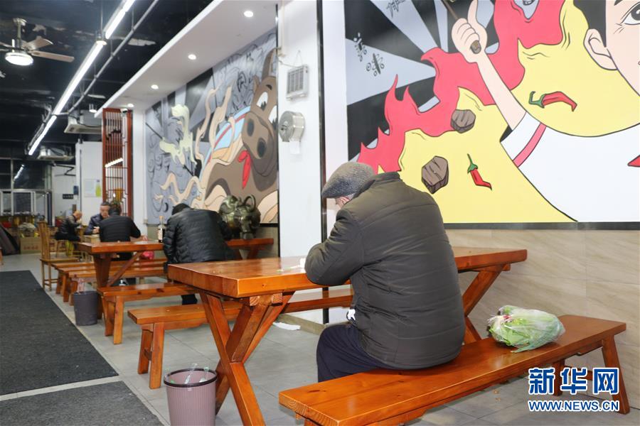 （圖文互動）（5）吃粉擼串，商圈&ldquo;打卡&rdquo;，動車出廠&mdash;&mdash;湖南&ldquo;標(biāo)簽&rdquo;復(fù)蘇記