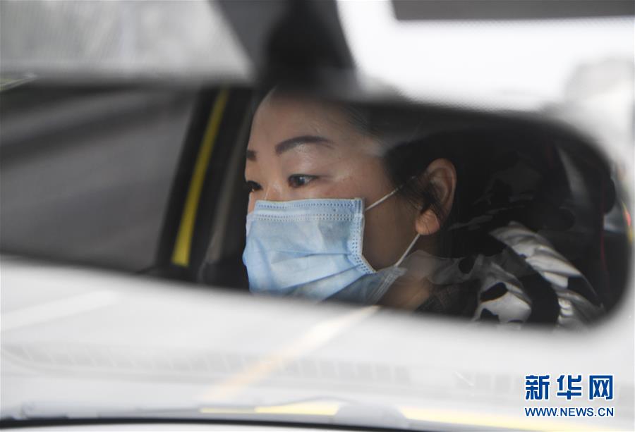 （聚焦疫情防控&middot;圖文互動(dòng)）（1）&ldquo;讓醫(yī)務(wù)人員無(wú)后顧之憂！&rdquo;&mdash;&mdash;重慶志愿者&ldquo;守護(hù)&rdquo;千余名一線醫(yī)護(hù)人員家屬見(jiàn)聞