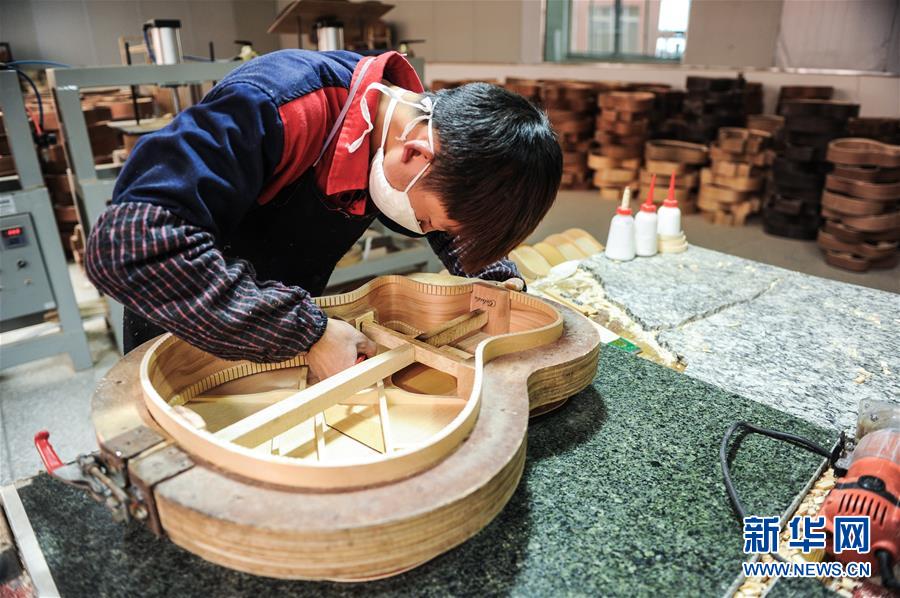 （新華全媒頭條&middot;圖文互動(dòng)）（8）書寫新的轉(zhuǎn)折&mdash;&mdash;寫在革命老區(qū)遵義全面脫貧之際