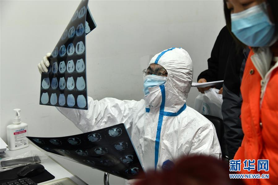 （在習(xí)近平新時(shí)代中國(guó)特色社會(huì)主義思想指引下&mdash;&mdash;新時(shí)代新作為新篇章&middot;習(xí)近平總書記關(guān)切事&middot;圖文互動(dòng)）（3）高擎利劍驅(qū)疫魔&mdash;&mdash;科研攻關(guān)助力湖北戰(zhàn)&ldquo;疫&rdquo;記