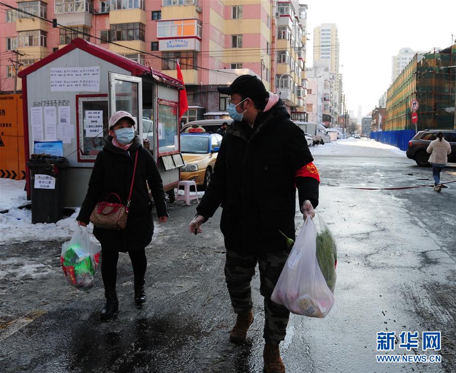 （聚焦疫情防控&middot;圖文互動(dòng)）（1）不知你是誰，知你為了誰&mdash;&mdash;社區(qū)戰(zhàn)&ldquo;疫&rdquo;志愿者群像