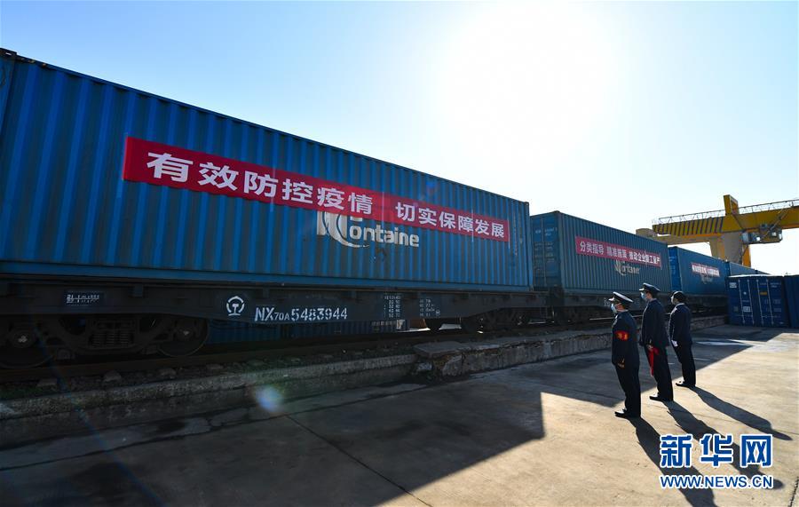 （抓好經濟發(fā)展　應對復雜局面&middot;圖文互動）（2）&ldquo;我們的訂單正回流&rdquo;&mdash;&mdash;江西外貿企業(yè)復工復產見聞