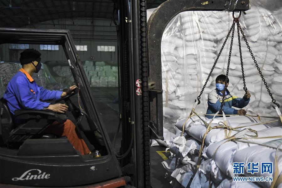 （抓好經(jīng)濟(jì)發(fā)展 應(yīng)對復(fù)雜局面&middot;圖文互動）（2）&ldquo;一企一策&rdquo;解難題 大項(xiàng)目按下&ldquo;加速器&rdquo;&mdash;&mdash;廣西精準(zhǔn)有序推動項(xiàng)目開工復(fù)工