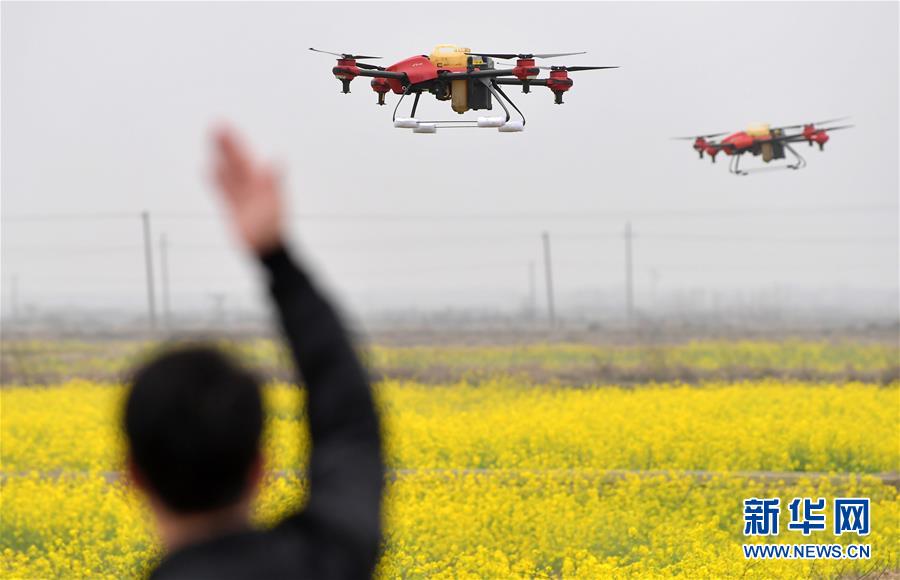 （抓好春耕備耕 穩(wěn)住農(nóng)業(yè)生產(chǎn)&middot;圖文互動(dòng)）（1）智能農(nóng)機(jī)、&ldquo;訂單&rdquo;服務(wù)、&ldquo;云端&rdquo;種菜&mdash;&mdash;來自江西的春耕&ldquo;新事&rdquo;