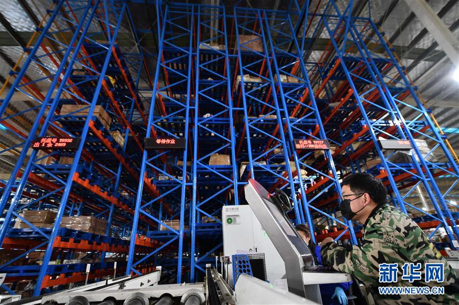 （抓好經(jīng)濟發(fā)展 應(yīng)對復(fù)雜局面&middot;圖文互動）（2）激活&ldquo;神經(jīng)末梢&rdquo; 暢通&ldquo;毛細(xì)血管&rdquo;&mdash;&mdash;江西為中小微企業(yè)復(fù)工復(fù)產(chǎn)&ldquo;破障清路&rdquo; 