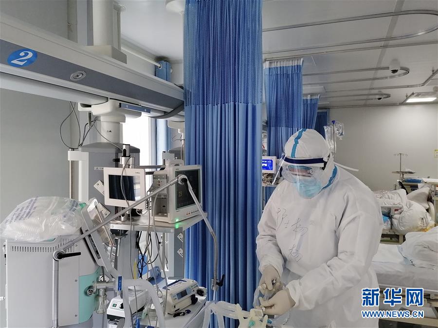 （聚焦疫情防控&middot;圖文互動）（3）特寫：&ldquo;90后&rdquo;醫(yī)護(hù)情侶的抗疫堅守