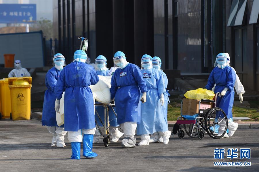 （聚焦疫情防控&middot;圖文互動(dòng)）（1）一名百歲新冠肺炎患者治愈出院