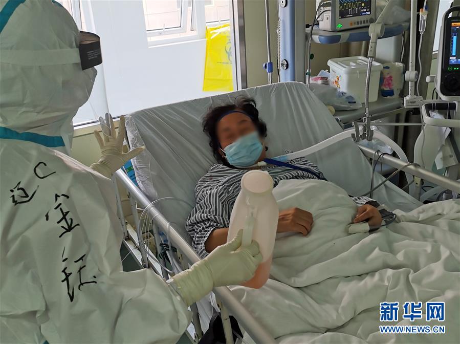 （一線抗疫群英譜&middot;圖文互動(dòng)）（5）生命之光，溫暖&ldquo;無(wú)面之交&rdquo;&mdash;&mdash;記抗疫一線重癥監(jiān)護(hù)室90后護(hù)士金鈺 