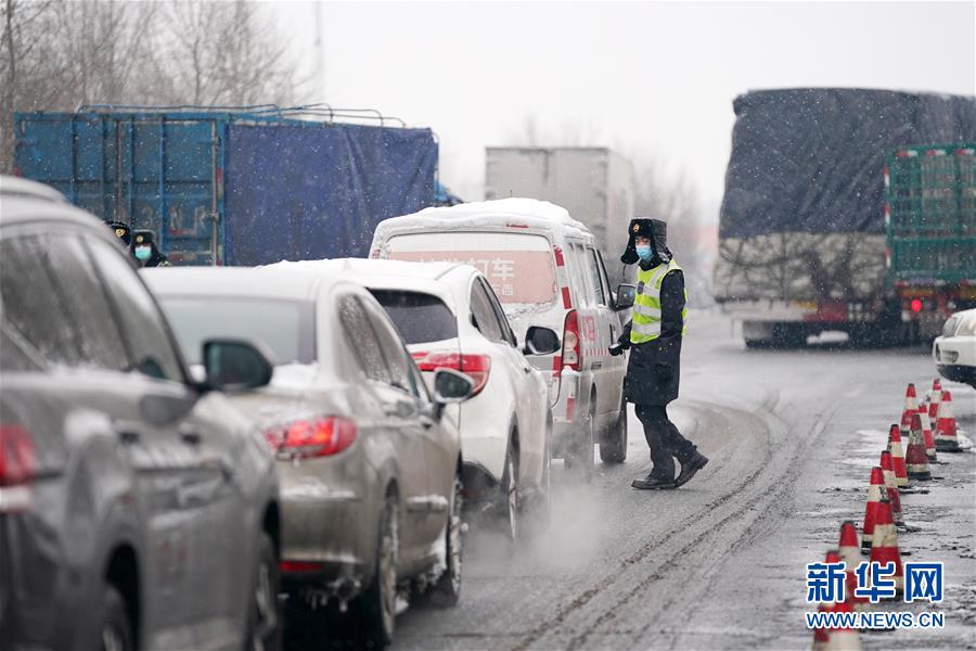 （新華全媒頭條&middot;圖文互動(dòng)）（1）暢通復(fù)工復(fù)產(chǎn)&ldquo;生命線&rdquo;&mdash;&mdash;全國(guó)恢復(fù)正常交通運(yùn)輸秩序
