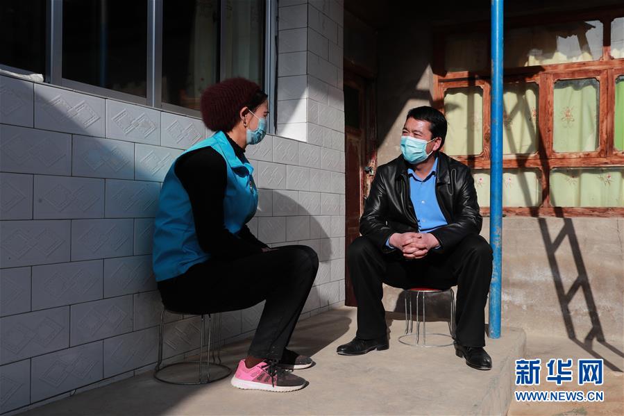 （新華全媒頭條&middot;圖文互動(dòng)）（4）特殊時(shí)期，他們這樣履職&mdash;&mdash;全國(guó)人大代表這個(gè)春天在行動(dòng)