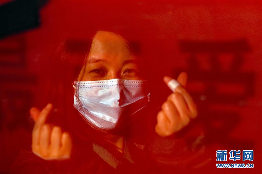 （新華全媒頭條&middot;圖文互動(dòng)）（5）最美逆行者，武漢永遠(yuǎn)記得你！&mdash;&mdash;首批援鄂醫(yī)療隊(duì)返程紀(jì)實(shí)