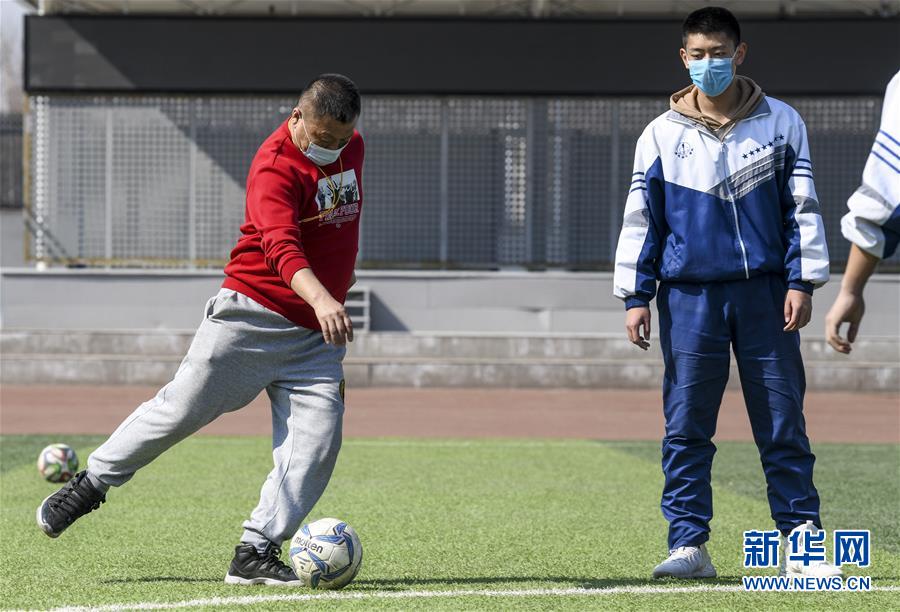 （圖文互動）（4）&ldquo;早&rdquo;安同學(xué)，&ldquo;早&rdquo;安老師！&mdash;&mdash;新疆初高中畢業(yè)班復(fù)課一周回訪見聞