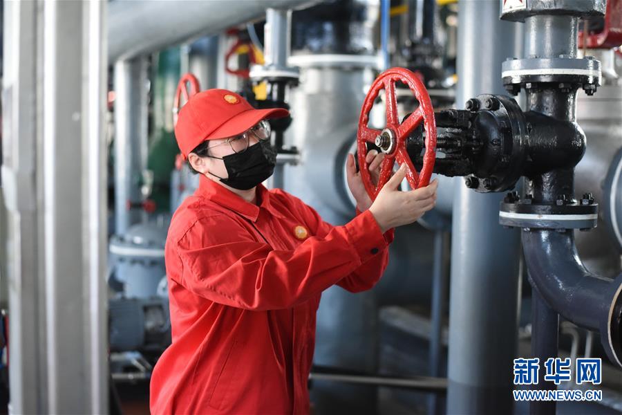（圖文互動）（4）在戰(zhàn)&ldquo;疫&rdquo;中&ldquo;加油打氣&rdquo;&mdash;&mdash;大慶油田復工復產見聞