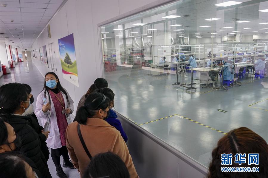 （在習(xí)近平新時代中國特色社會主義思想指引下&mdash;&mdash;新時代新作為新篇章&middot;習(xí)近平總書記關(guān)切事&middot;圖文互動）（5）穩(wěn)住千家萬戶的&ldquo;飯碗&rdquo;&mdash;&mdash;各地積極穩(wěn)就業(yè)化解疫情影響