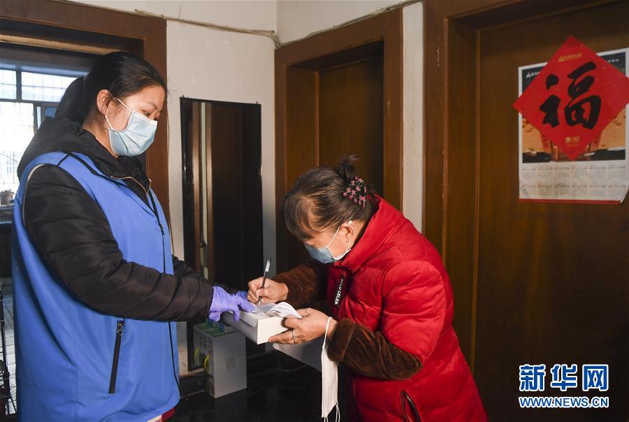 （習(xí)近平致敬的戰(zhàn)&ldquo;疫&rdquo;英雄&middot;社區(qū)工作者篇&middot;圖文互動(dòng)）（2）他們，堅(jiān)守一線戰(zhàn)風(fēng)雨