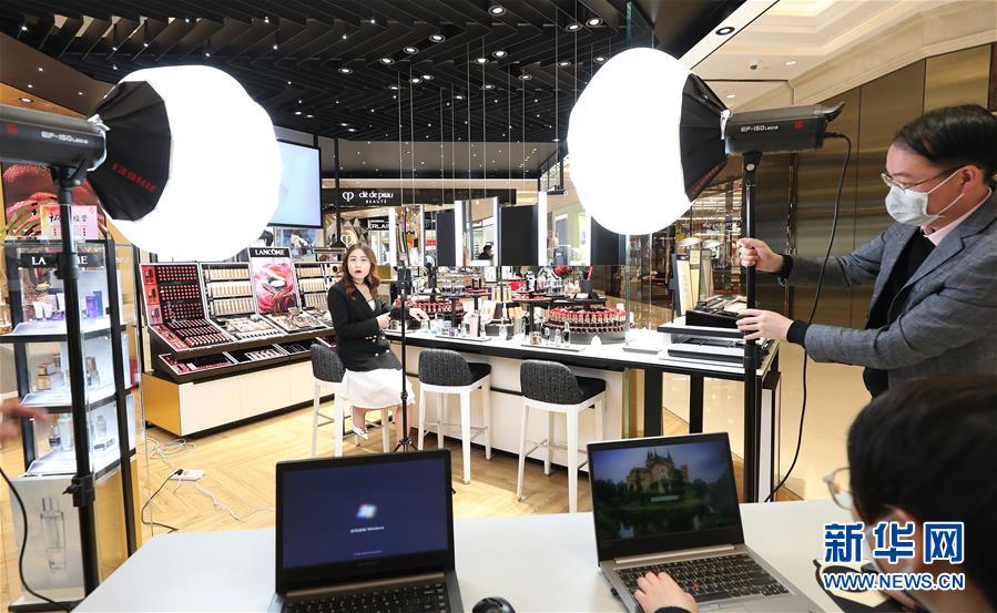 （中國經(jīng)濟新觀察&middot;圖文互動）（4）搶抓&ldquo;云端&rdquo;的機遇&mdash;&mdash;看數(shù)字技術如何撬動新動能 