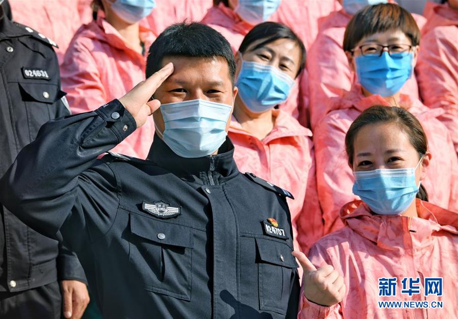 （習(xí)近平致敬的戰(zhàn)&ldquo;疫&rdquo;英雄&middot;公安干警篇&middot;圖文互動(dòng)）（1）他們，抗疫一線鑄警魂